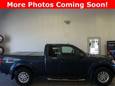 Used 2015 Nissan Frontier SV w/ SV Value Truck Package AWD/4WD image 2