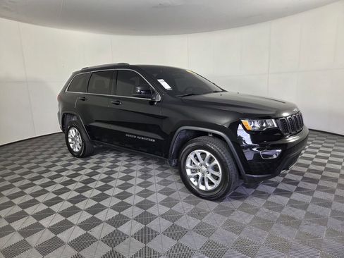 Used 2021 Jeep Grand Cherokee Laredo AWD/4WD image 2