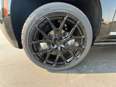 Used 2026 GMC Yukon XL Denali w/ Sun & Power Step Package AWD/4WD image 11