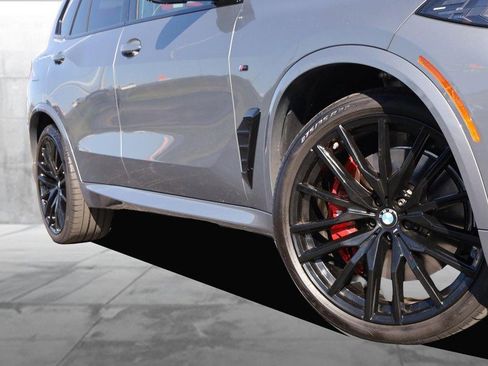 Used 2025 BMW X5 M60i image 3