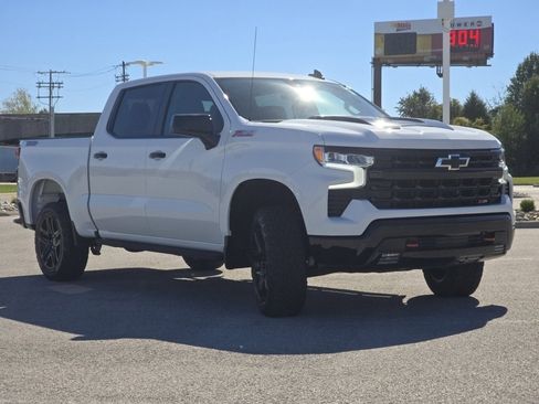 Used 2022 Chevrolet Silverado 1500 LT Trail Boss image 16