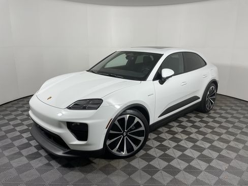 Used 2025 Porsche Macan Electric image 1