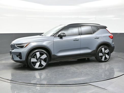 Used 2023 Volvo XC40 Recharge Ultimate image 3