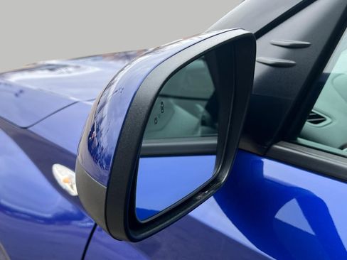 Used 2023 Hyundai Venue Limited image 16