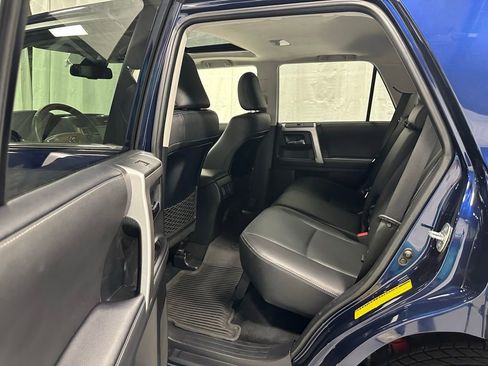 Used 2022 Toyota 4Runner Limited AWD/4WD image 39