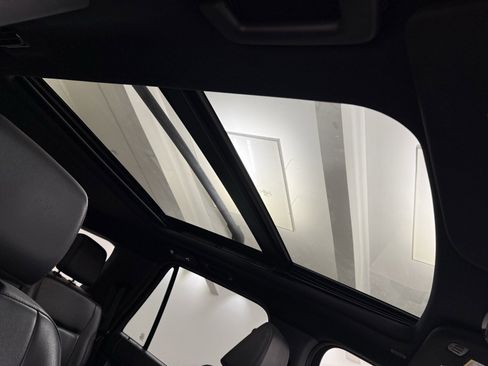 Used 2021 Ford Expedition XLT image 27