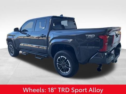 Used 2025 Toyota Tacoma TRD Sport image 21