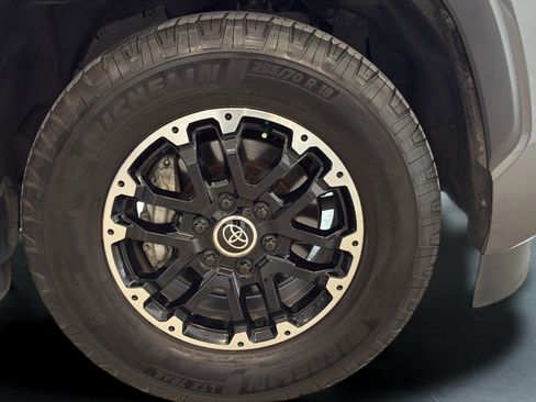 Used 2024 Toyota Sequoia SR5 w/ SR5 Premium Package AWD/4WD image 31