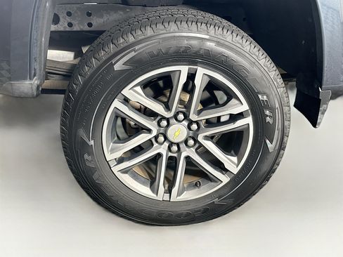 Used 2019 Chevrolet Colorado LT w/ LPO, Premium Interior Package AWD/4WD image 11