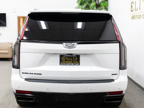 Used 2022 Cadillac Escalade Sport Platinum w/ LPO, ONYX Package image 4