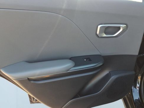 Used 2025 Kia K4 FWD image 10