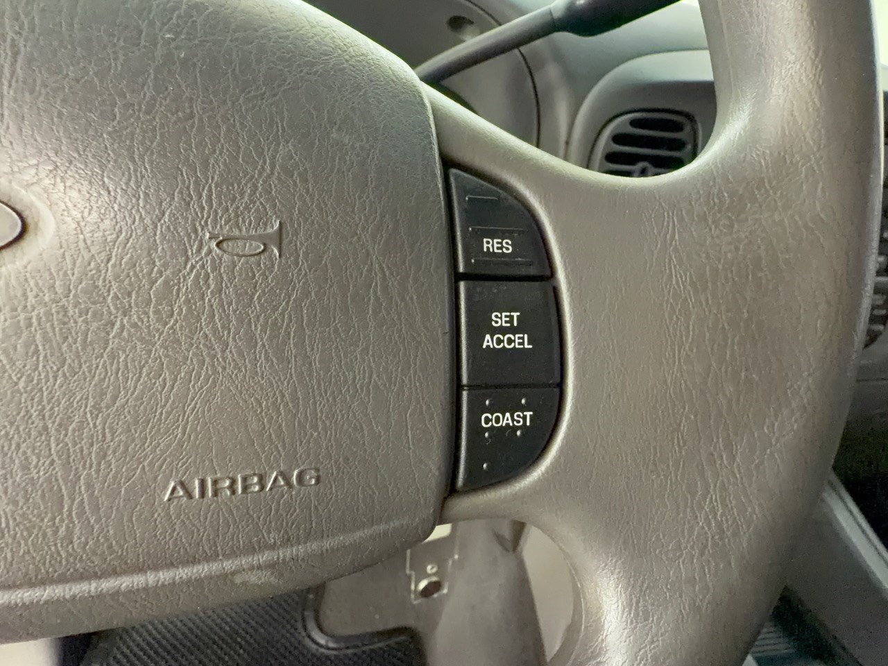 Used 1999 Ford Expedition XLT RWD image 19