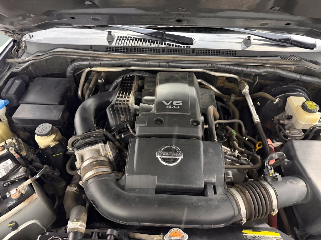 Used 2015 Nissan Frontier PRO-4X w/ Pro-4x Luxury Package AWD/4WD image 9