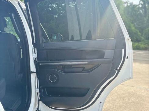 Used 2019 Ford Expedition XLT RWD image 16