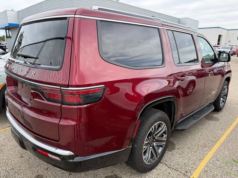 Used 2025 Jeep Wagoneer Series II AWD/4WD image 2