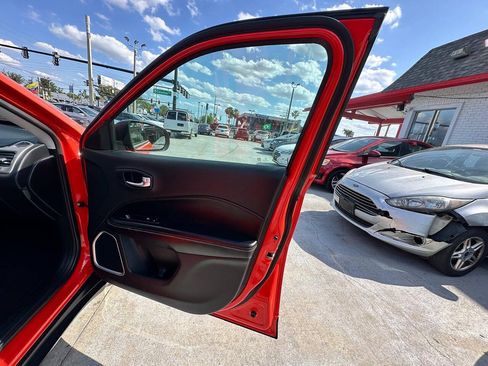 Used 2020 Jeep Compass Sport w/ Tech Group FWD image 9
