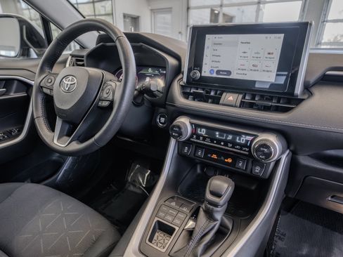 Used 2024 Toyota RAV4 XLE w/ Weather Package AWD/4WD image 19