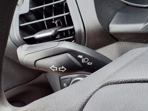 Used 2018 Ford Escape SE FWD image 17