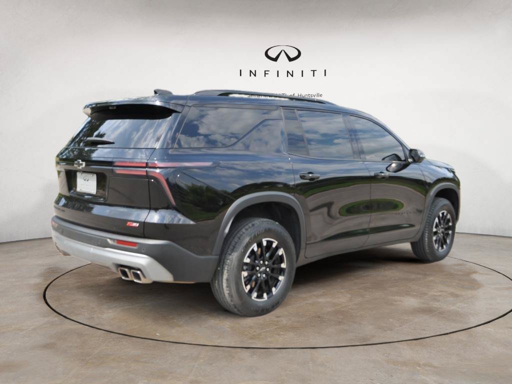 Used 2024 Chevrolet Traverse Z71 w/ Enhanced Driving Package AWD/4WD image 3
