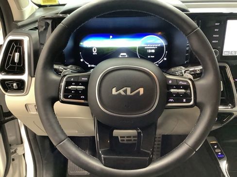 Certified 2023 Kia Sorento SX Prestige image 11