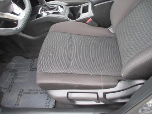 Used 2020 Nissan Rogue Sport S image 5