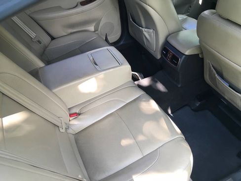 Used 2013 Hyundai Genesis 3.8 image 9