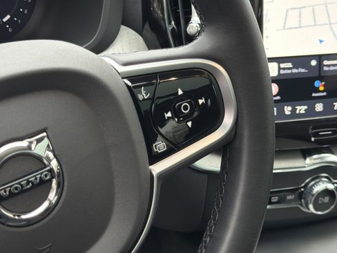 Certified 2025 Volvo XC60 B5 Plus image 20