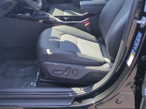 Certified 2025 Kia Niro EX FWD image 16