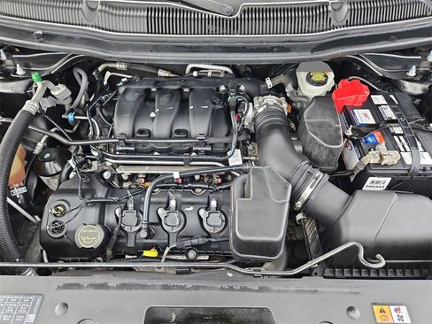 Used 2018 Ford Explorer Limited image 37