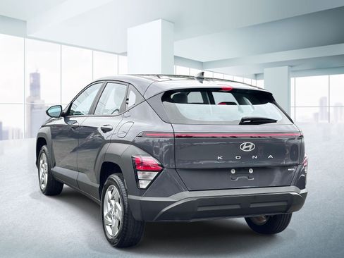 Used 2024 Hyundai Kona SE AWD/4WD image 3