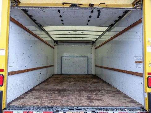 Used 2019 Ford E-350 and Econoline 350 Super Duty image 17