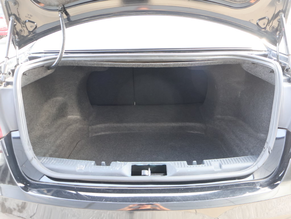 Used 2018 Ford Taurus SEL w/ Equipment Group 201A FWD image 13