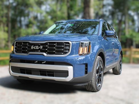New 2025 Kia Telluride S image 3