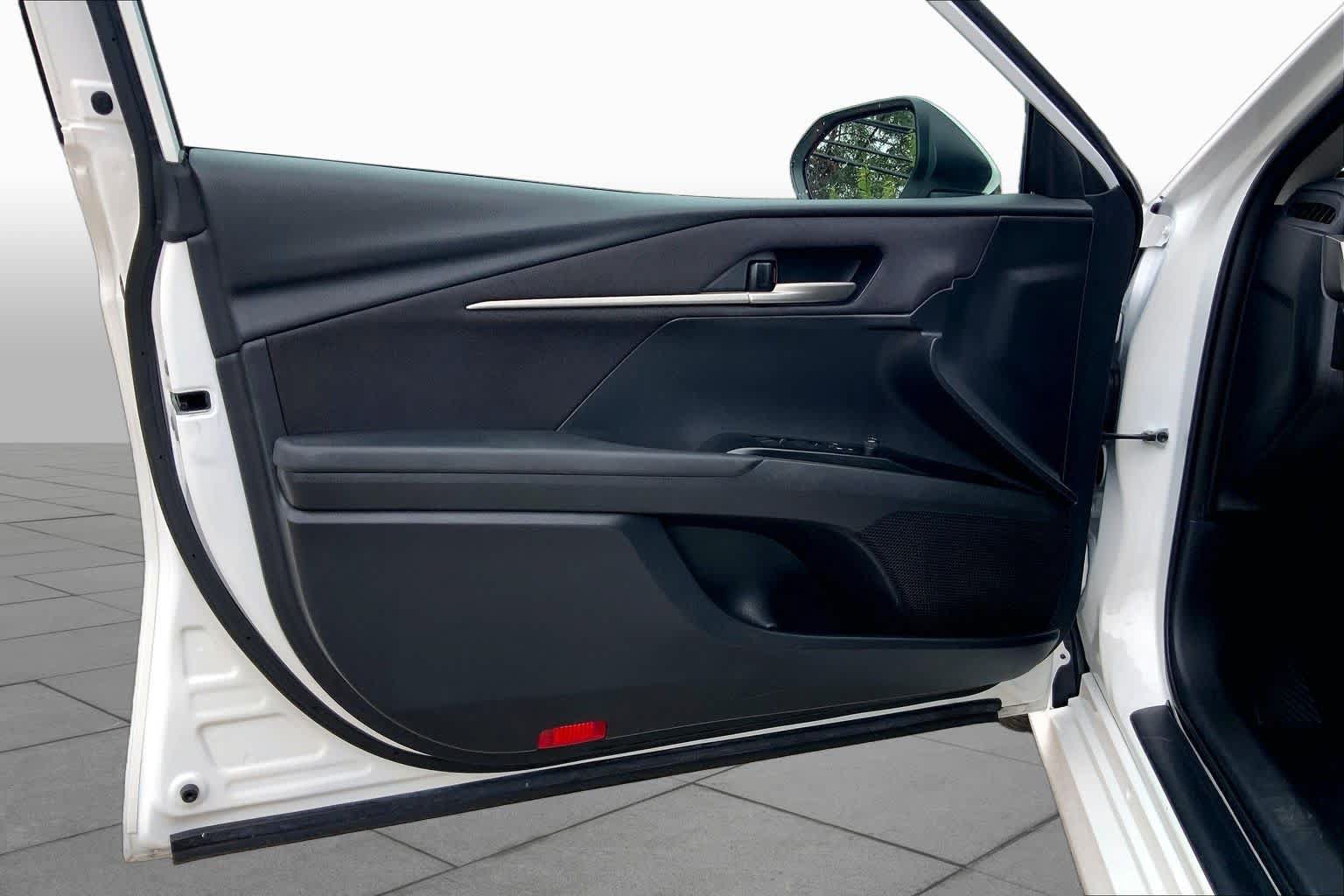 Used 2025 Toyota Camry LE w/ Convenience Package FWD image 21