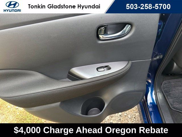 Used 2025 Nissan Leaf S FWD image 13