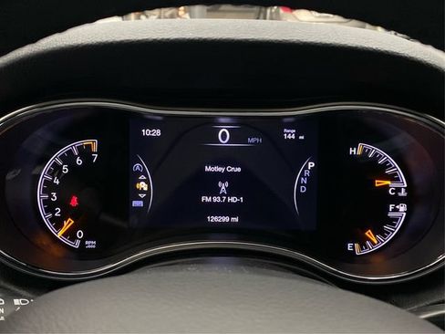 Used 2019 Jeep Grand Cherokee Laredo w/ 18" Wheel & 8.4" Radio Group AWD/4WD image 21