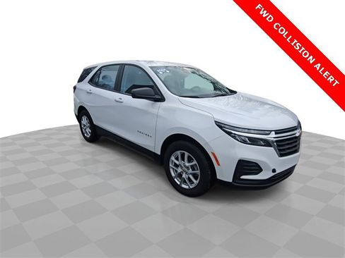 Certified 2024 Chevrolet Equinox LS w/ Driver Confidence II Package image 2