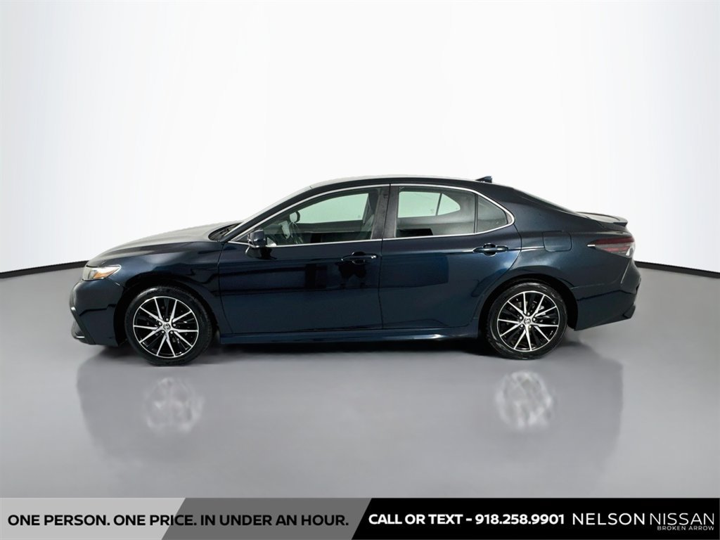 Used 2021 Toyota Camry SE FWD image 8