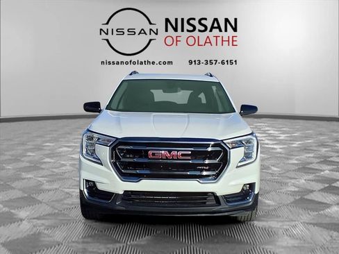 Used 2022 GMC Terrain AT4 image 34