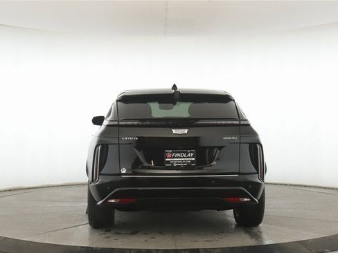 Used 2025 Cadillac Lyriq Luxury image 11