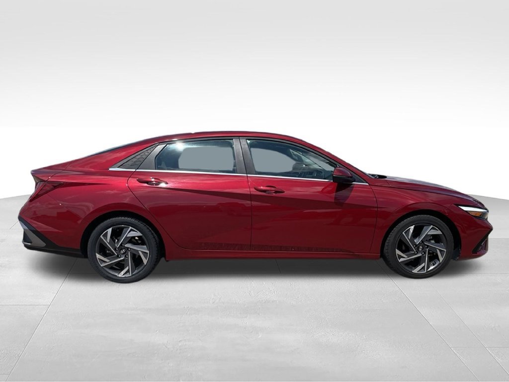 Used 2024 Hyundai Elantra Limited FWD image 28