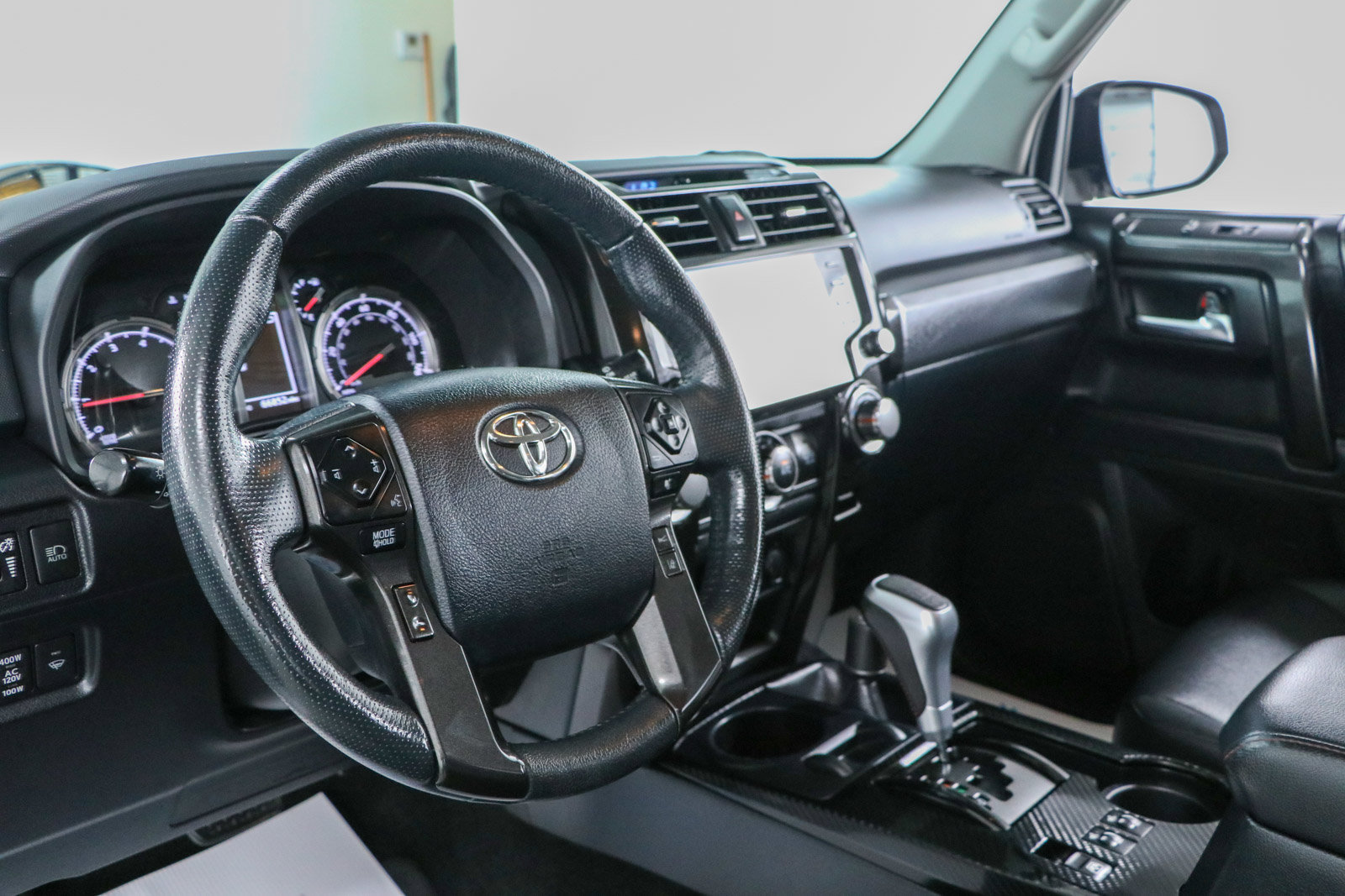 Used 2023 Toyota 4Runner TRD Off-Road Premium AWD/4WD image 23