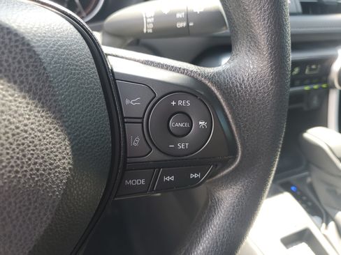 Used 2025 Toyota RAV4 LE FWD image 17