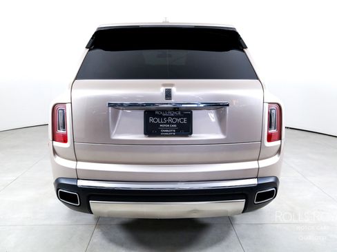 Used 2019 Rolls-Royce Cullinan image 8