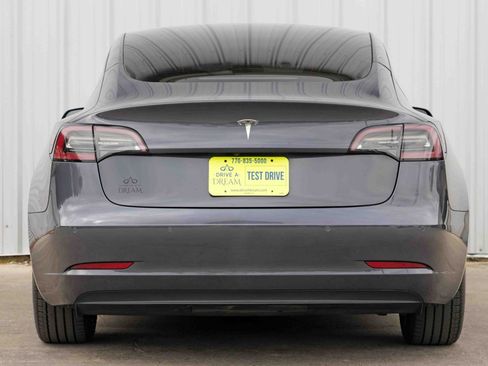 Used 2022 Tesla Model 3 image 11