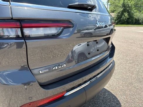 Used 2023 Jeep Grand Cherokee L Laredo w/ Luxury Tech Group I AWD/4WD image 37