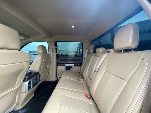 Used 2019 Ford F150 Lariat image 7