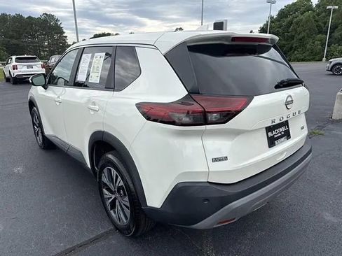 Used 2023 Nissan Rogue SV FWD image 4