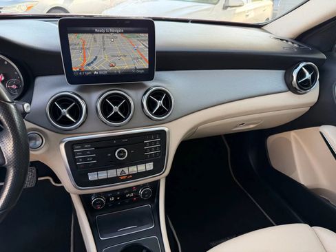 Used 2018 Mercedes-Benz GLA 250 4MATIC image 36
