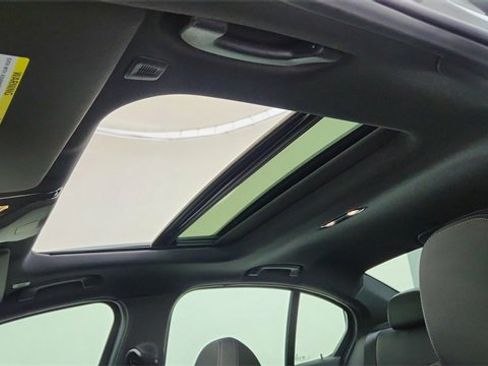 Used 2025 BMW 330i xDrive Sedan image 57